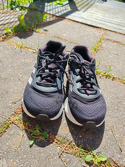 Adidas kengät