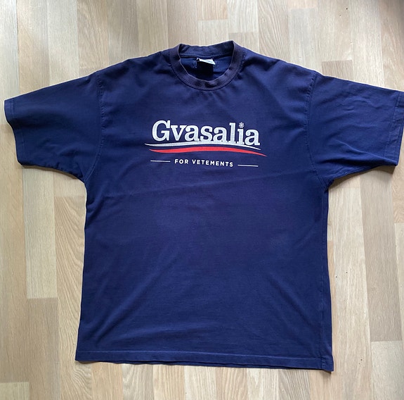 Vetements logo t paita