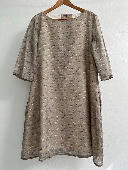 Samuji seeprakuosinen A-linjainen mekko, koko 38