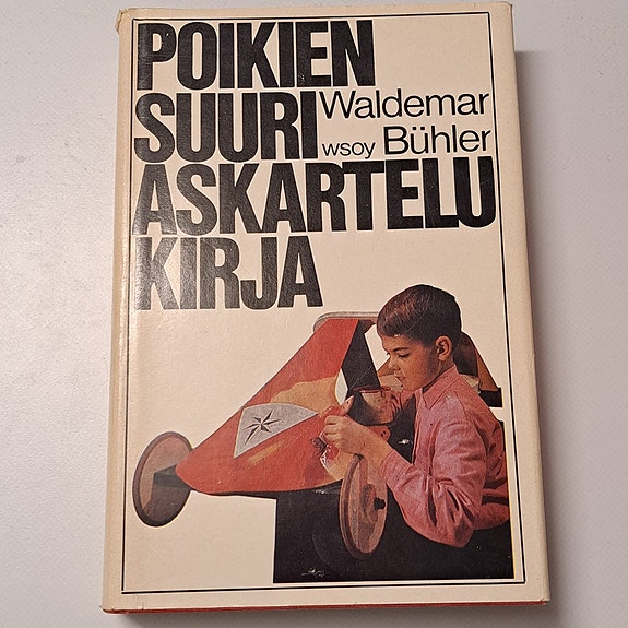 Poikien suuri askartelukirja