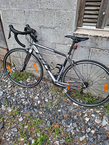 Felt maantiepyörä 51 cm naisten runko