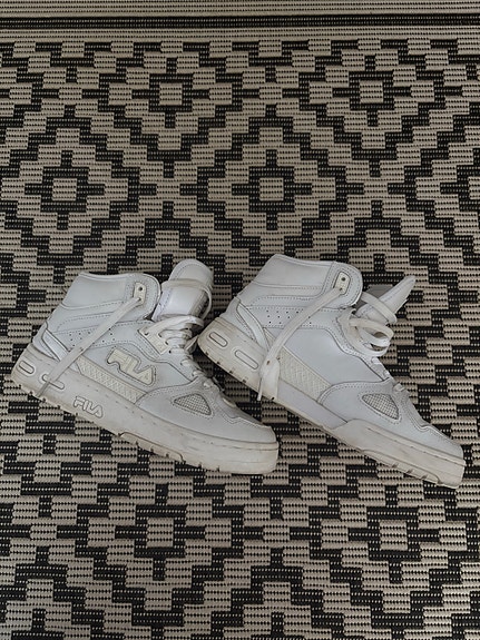 Fila valkoiset korkeavartiset tennarit koko 37,5