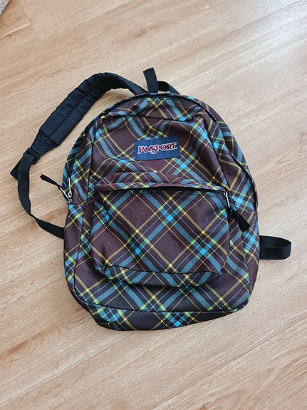Reppu vähän käytetty