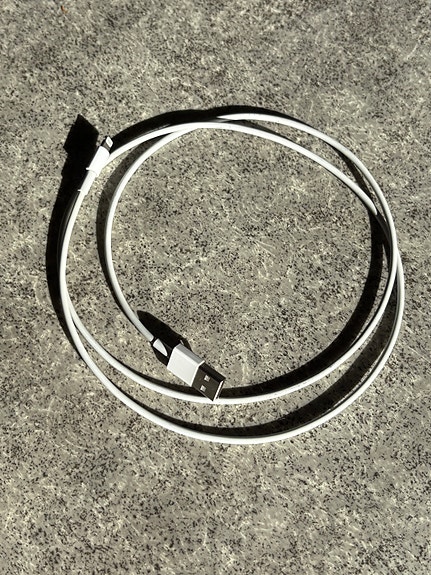 Apple Lightning - USB A latauskaapeli. Apple Lightning charging cable