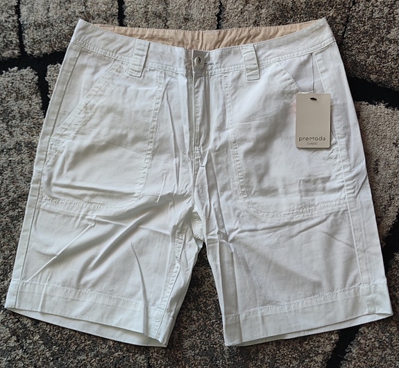 Valkoiset shortsit koko 36