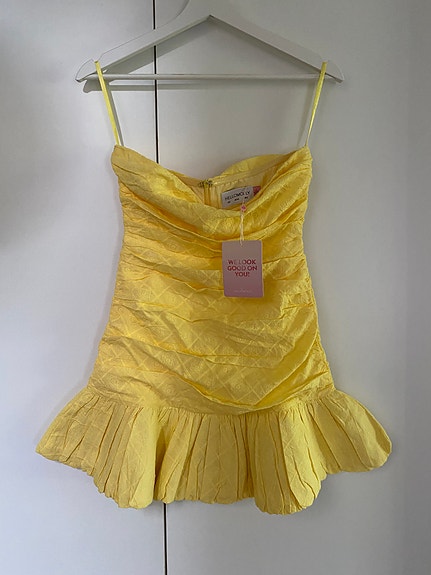 Hello Molly käyttämätön minimekko XS – butter yellow 🌼