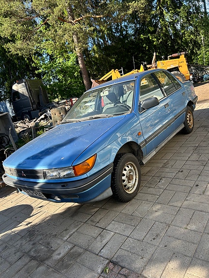 Mitsubishi lancer 1.5 varaosakäyttöön