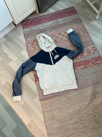 Nike tuulitakki 140/146cm