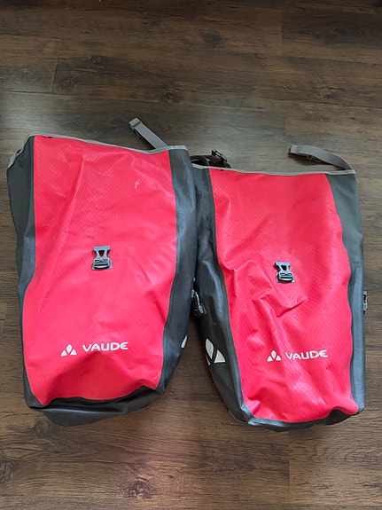 Vaude Aqua Back punaiset pyörälaukut