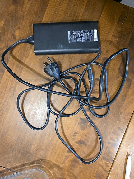 Dell 180W kannettavan virtalähde