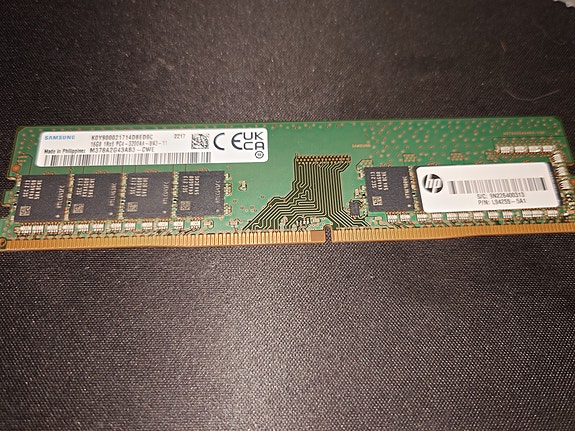 Myydään HP 16Gb DDR4 3200Mhz muistikampa