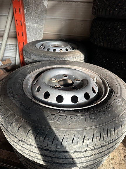 185/70 R15 C kesärenkaat teräsvanteilla