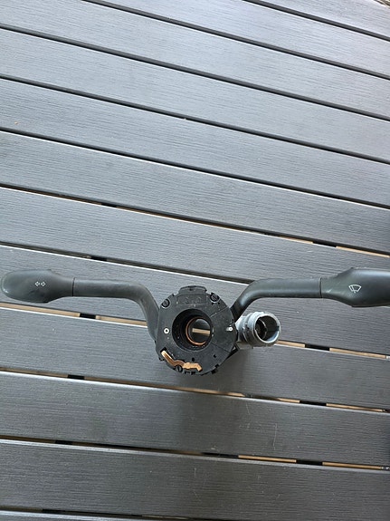 Vw caddy virtalukkorunko ja valoviikset