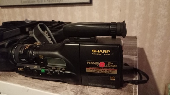 Hieno vanha Sharp vhs videokamera