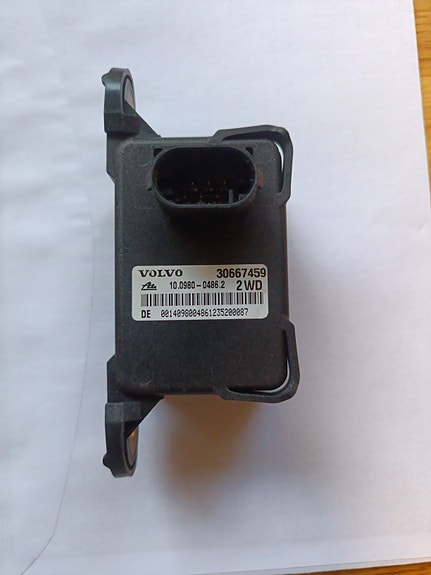 Volvo kiihtyvyysanturi 30667450 2WD