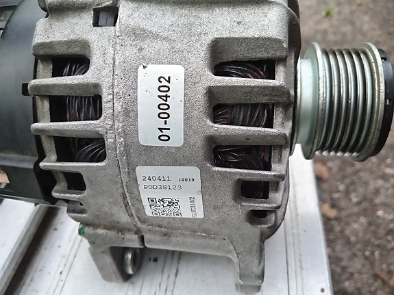 Passat 1.9 TDI /Octavia 2.0 TDI laturi vm. 2008.