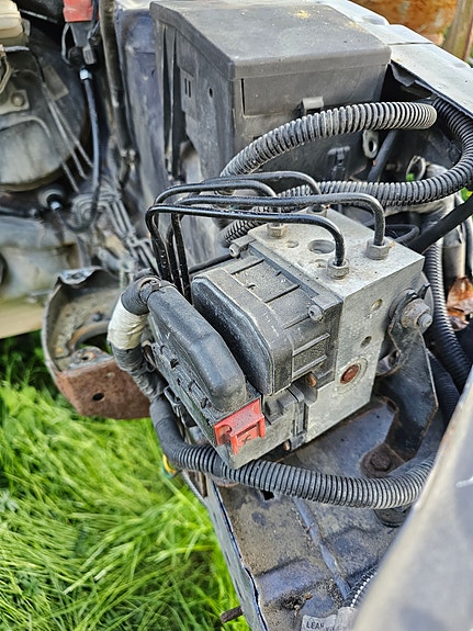 Peugeot 306, ABS- pumppu