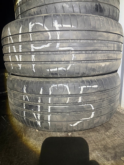 Renkaat 275/45/20 Pirelli 2 kpl 6 mm
