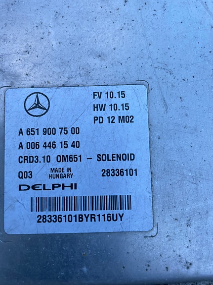 Mercedes-Benz moottori OM 651 alakerta sökö