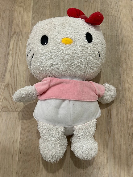 Iso Hello Kitty -pehmo (45 cm) – Aito Sanrio