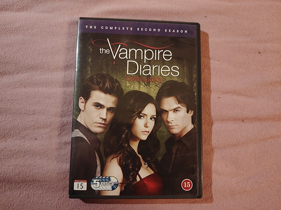 The Vampire Diaries kausi 2 DVD-boxi
