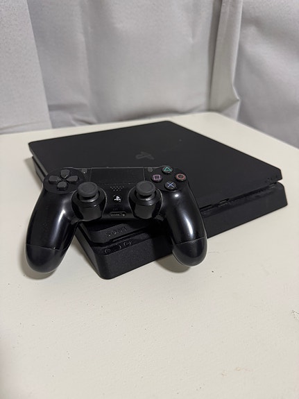 Playstation 4 slim 1tb + controller