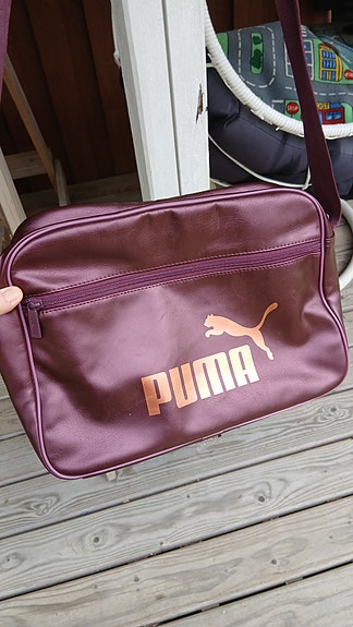 Puma olkalaukku
