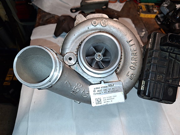 MB CLS 320 CDi:n Garrett turboahdin A6420900280