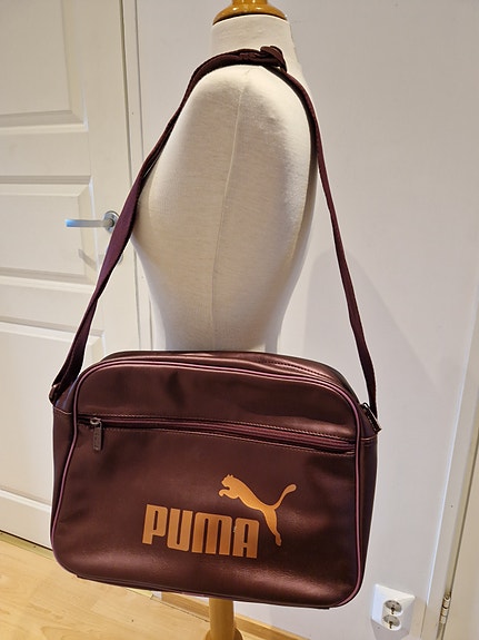 Puma olkalaukku.
