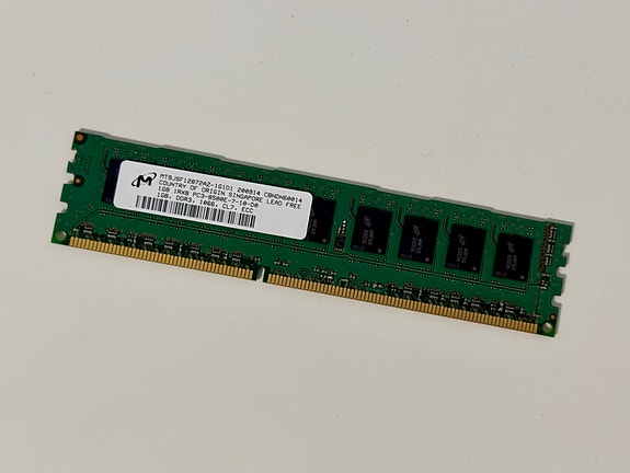 Micron 1GB DDR3 1066MHz RAM-muisti 6 kpl