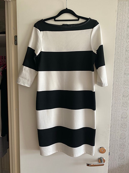 Uutta vastaava mekko