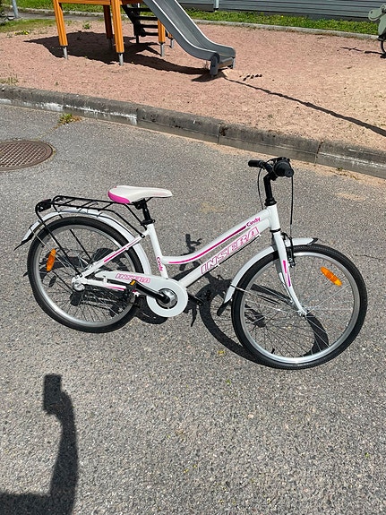 Insera lastenpyörä 24" valkoinen