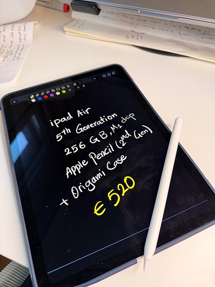 Apple iPad Air 5. sukupolvi (M1), 256GB Wi-Fi, violetti väri.