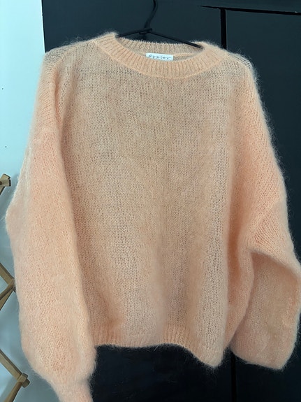 Ihana Bypias mohair neule
