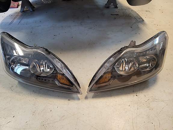 Ford Focus 2009-2011 Oem ajovaloumpiopari