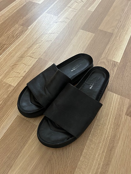 Mustat Vagabond sandaalit