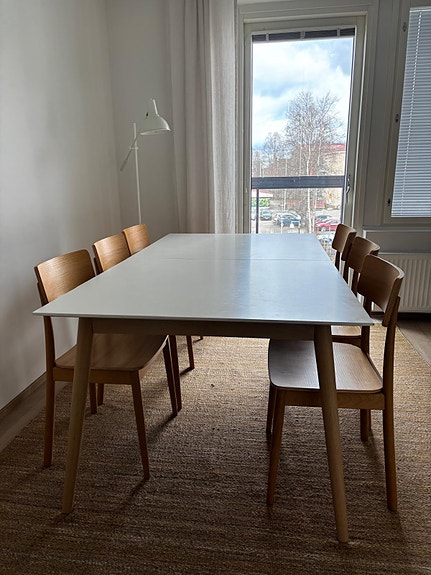 BoConcept ruokapöytä, jatkettava valkoinen/puu