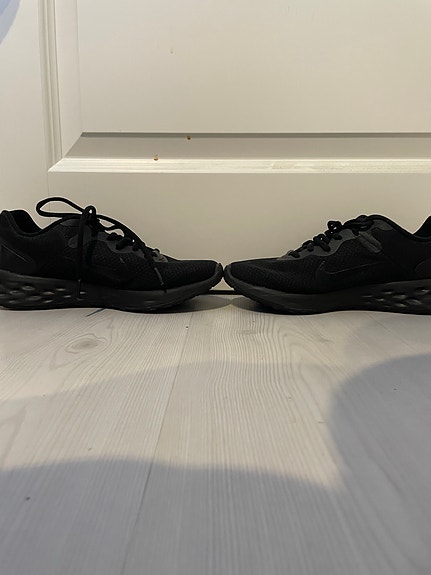 Nike mustat lenkkarit koko 40