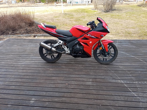 Ostetaan Loncin 125 Spizer