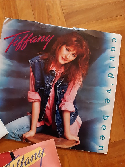 3 x TIFFANY Vinyyli Singlet Special