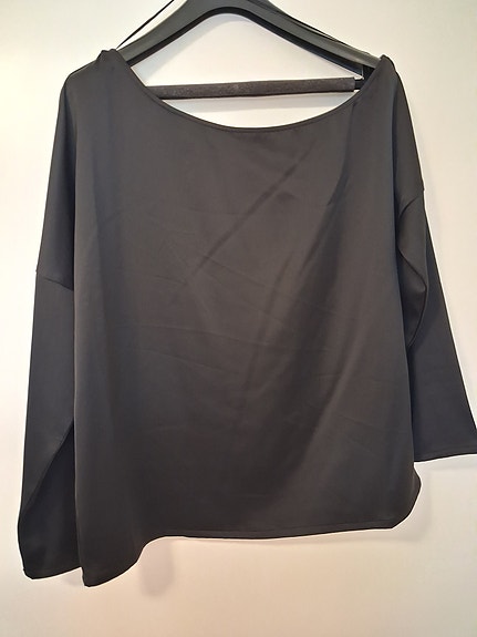 Vero Moda one shoulder satiinipintainen pusero M