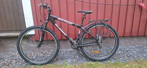 Myydään miesten 29"maasto pyörä