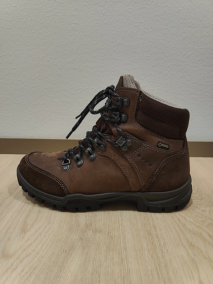 Ecco goretex vaelluskengät