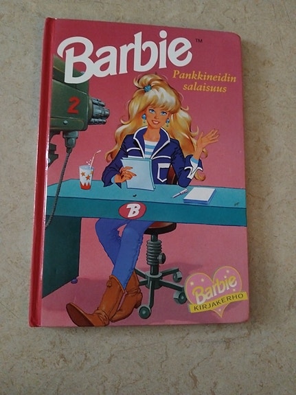 Barbie Kirjakerho Pankkineidin salaisuus kirja
