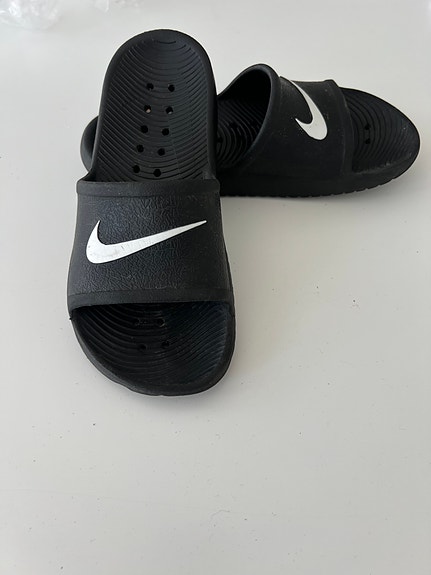 Nike sandaalit 32