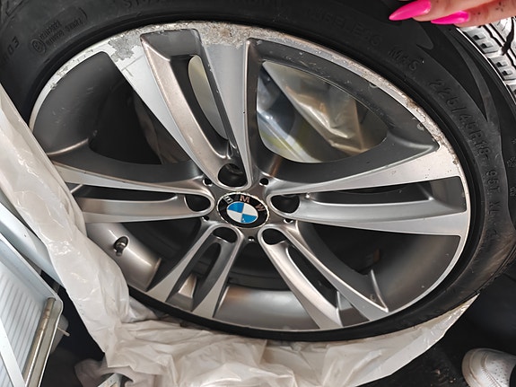 Bmw vanteet nastarenkailla (sis.rengaspaineanturit)