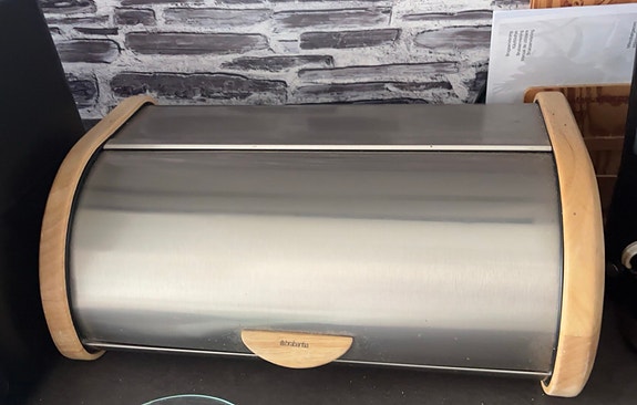 Iso brabantia leipälaatikko