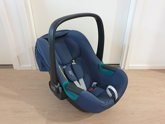 Britax BABY-SAFE 3 i-SIZE turvakaukalo