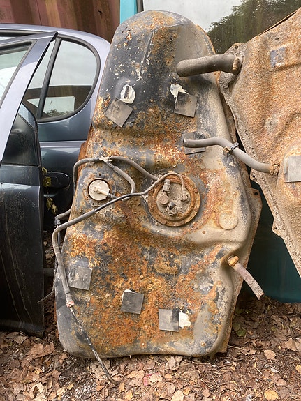 Toyota corolla farmari  polttoainetankki