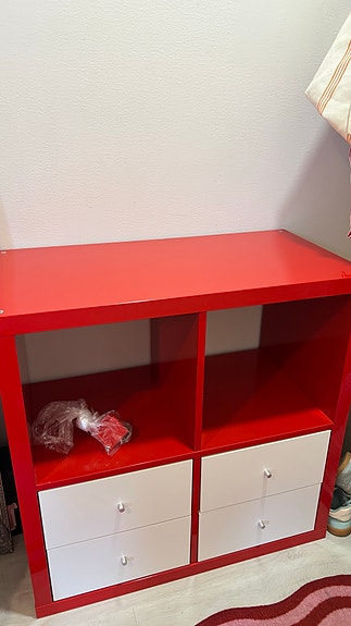 Ikea punainen kallax hylly